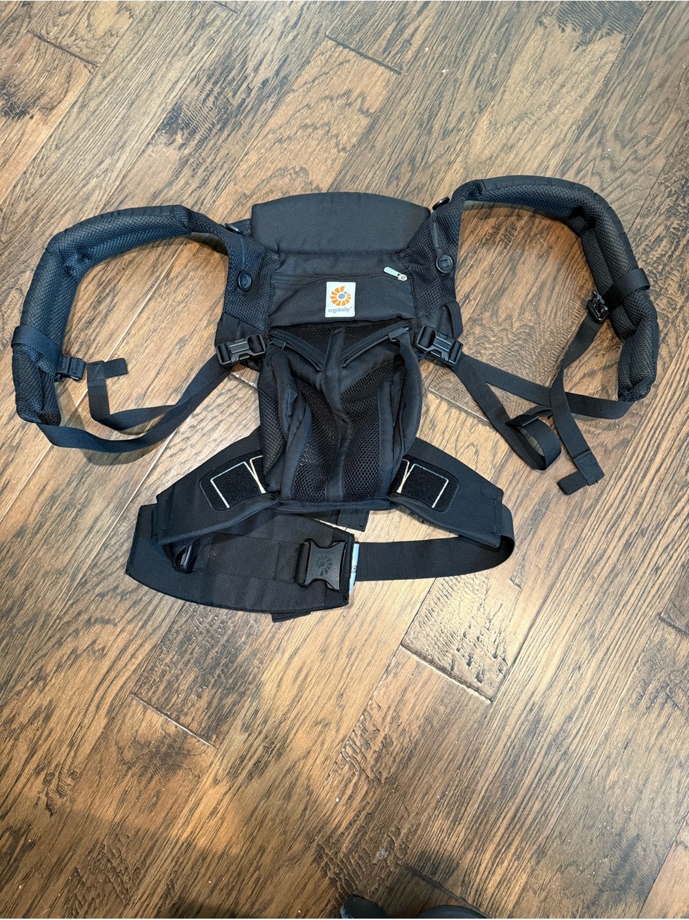 Like New Ergobaby Omni 360 CoolAir (Onyx Black)